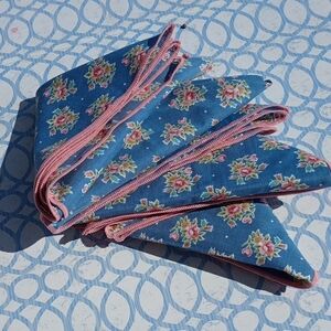 🌸Vintage Floral Cloth Napkins – Set of 4 – Blue & Pink Trim – Cottagecore Table